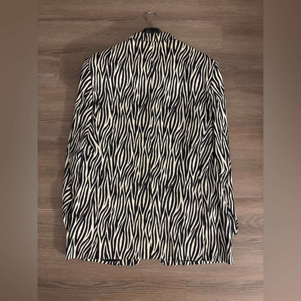 Gianni Versace Suit - Picture 12 of 17